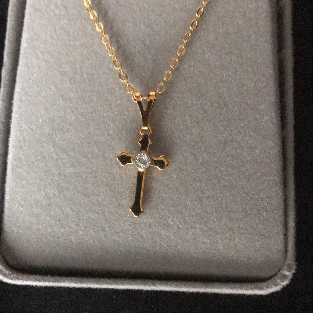 🔸🔶🔸Allison Reed Cross Pendant